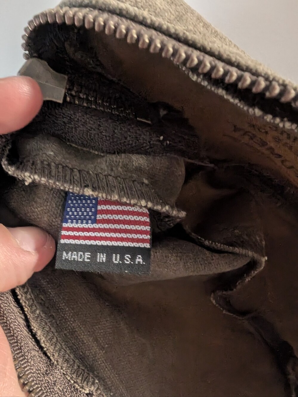 Le Labo Olive Waxed Canvas Toiletry Pouch - Picture 6 of 6